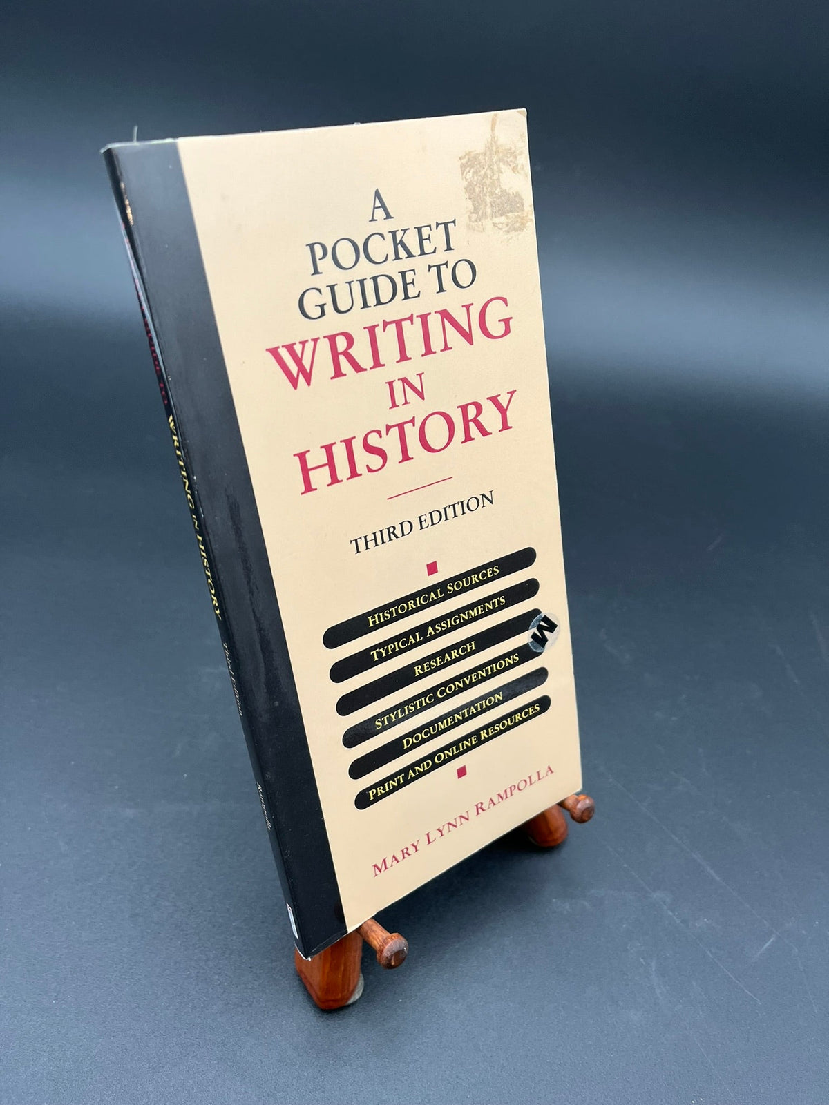 A Pocket Guide to Writing in History