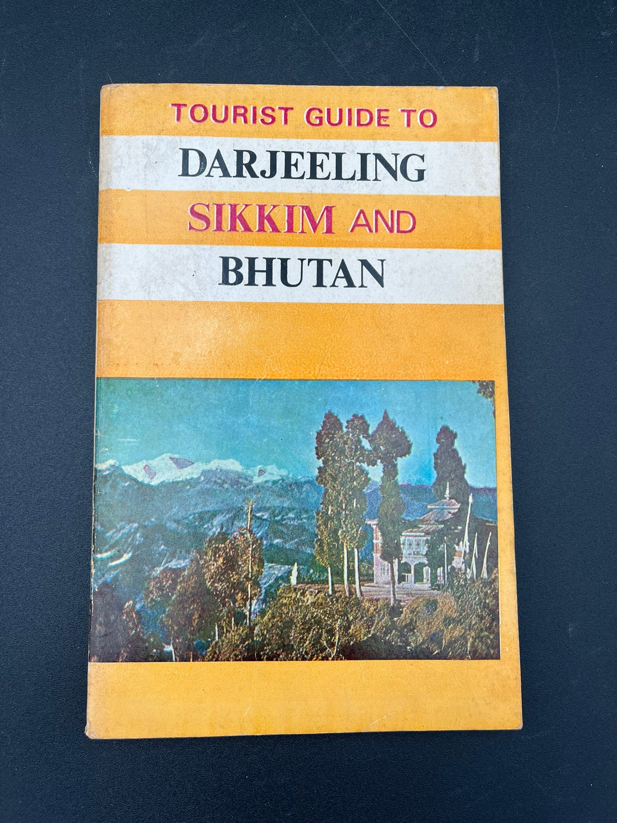 Tourist Guide to Darjeeling Sikkim and Bhutan